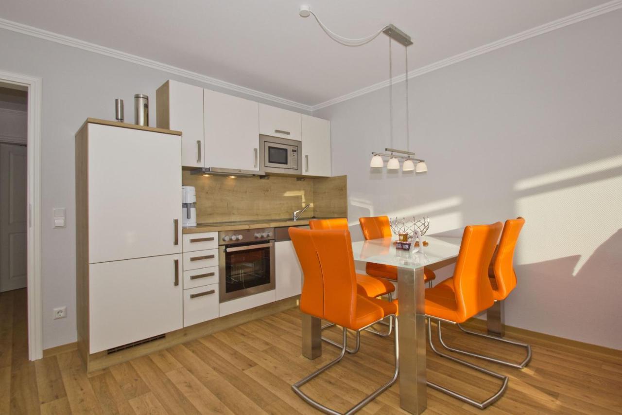 Mit Meerblick Und Balkon, Gratis Nutzung Vom Ahoi Erlebnisbad Und Sauna In Sellin - Meeresblick Fewo 33 ゲーレン エクステリア 写真
